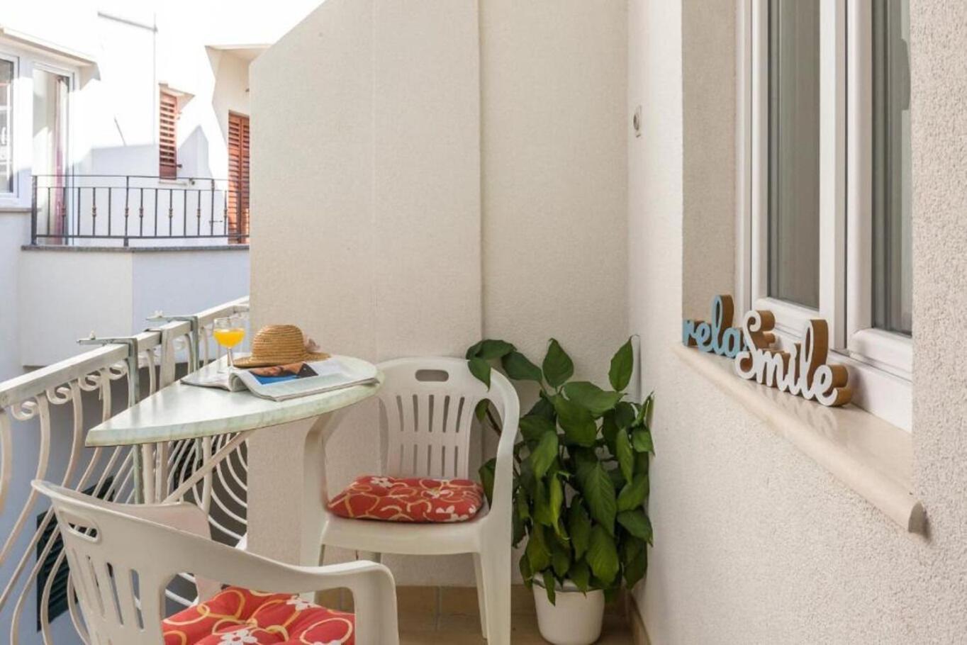 טוצפי Apartments And Rooms Happiness מראה חיצוני תמונה